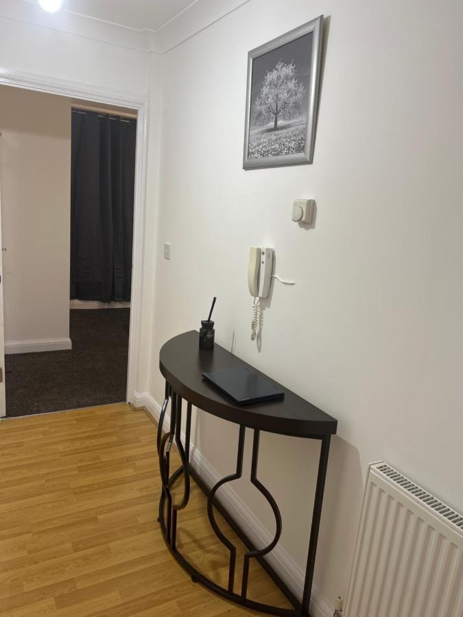 Luxury Apartments Dagenham Esterno foto