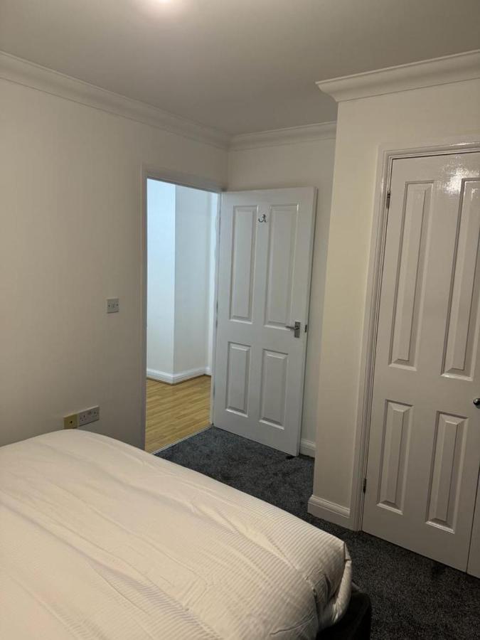 Luxury Apartments Dagenham Esterno foto