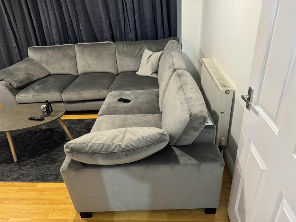 Luxury Apartments Dagenham Esterno foto